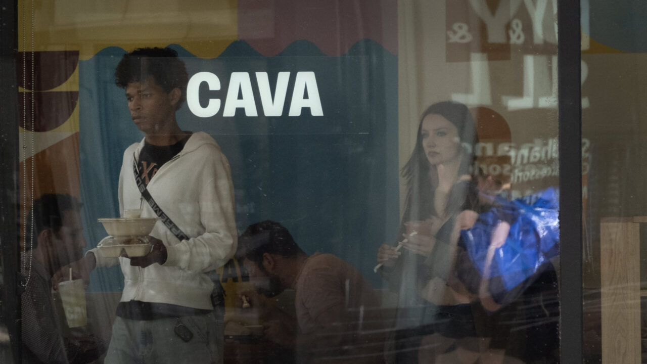 Cava Shares Surge as Mediterranean Chain Reports Record Revenue and Defies Industry Slowdown with Resilient Consumer Demand]