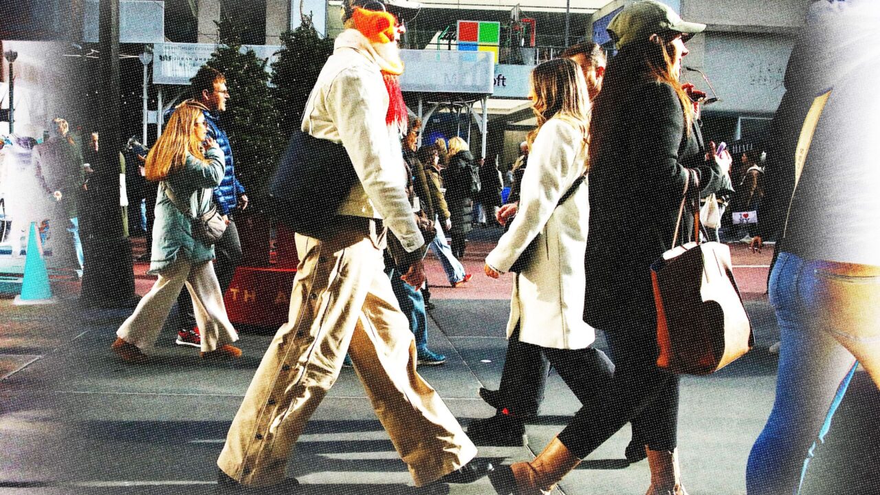 The Modern Guide to the Art of Walking: Mastering Etiquette, Mindful Movement, and the Science of the Stroll.