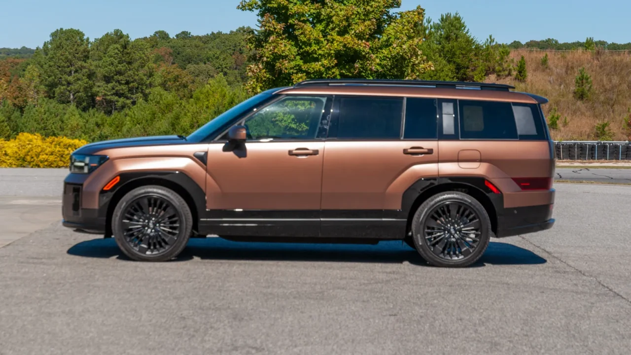 Hyundai Santa Fe Hybrid: How we’d equip our Best Car To Buy 2025 winner