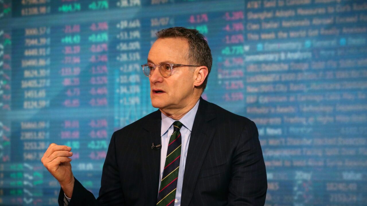 Legendary investor Howard Marks was skeptical about AI. What it said to him about Warren Buffett and Charlie Munger left him shook | Fortune
