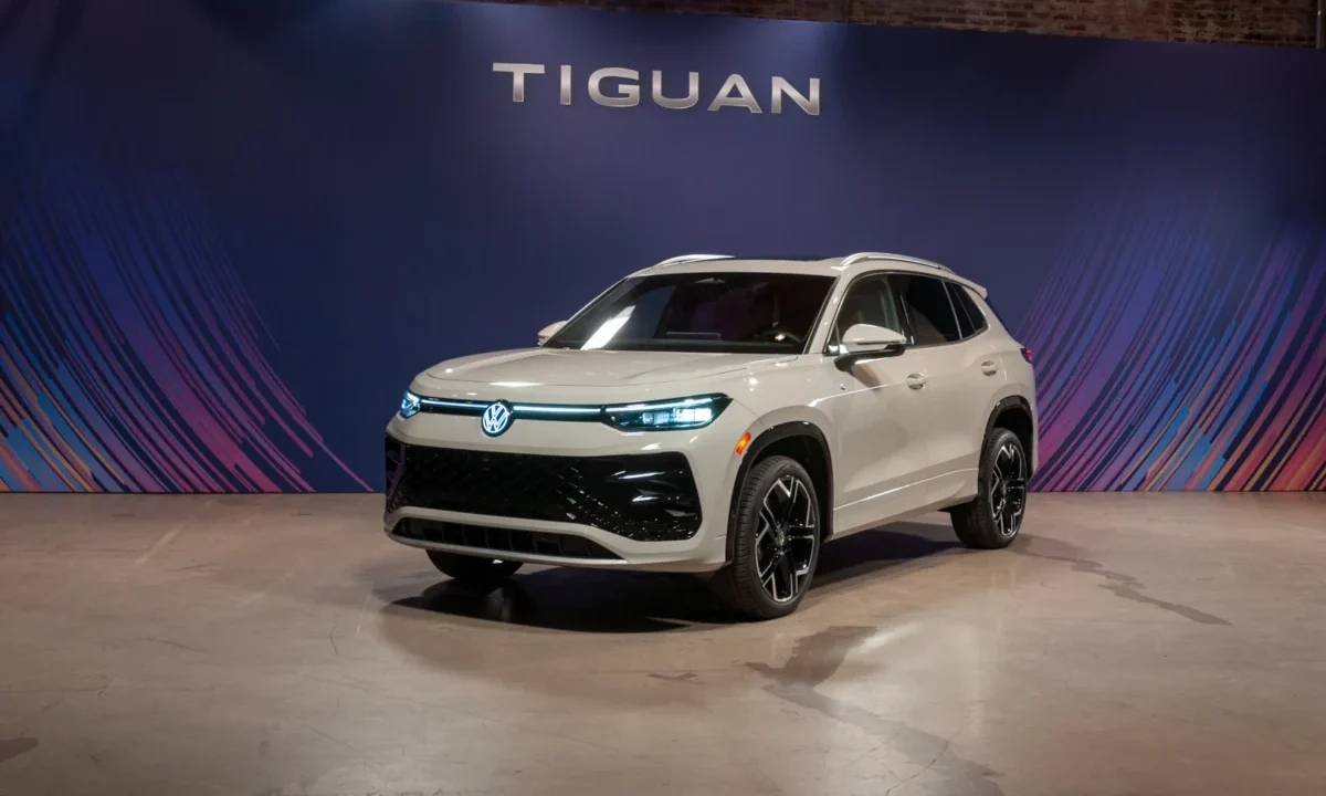 2025 Volkswagen Tiguan costs $30,920, drops third row option