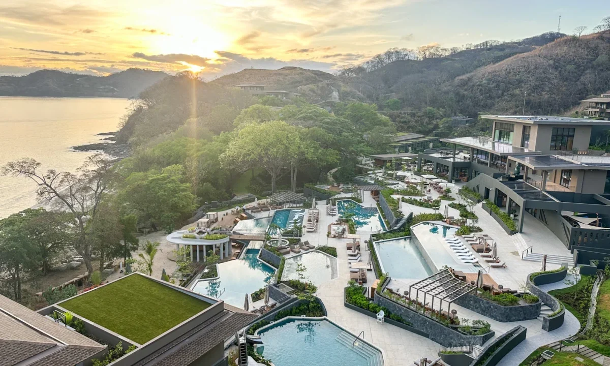 Best time to apply for Hilton American Express cards based on offer history