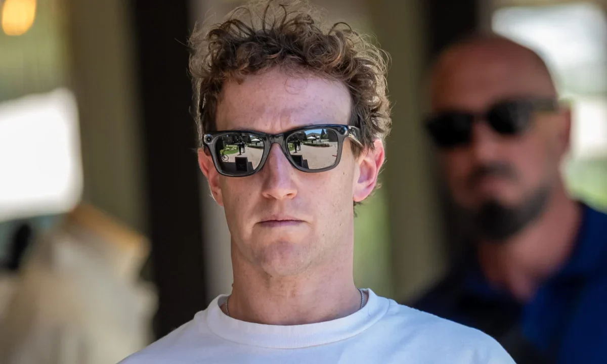 Meta stock drops 10% as free cash flow gets crushed—and Zuckerberg hints at cloud business | Fortune