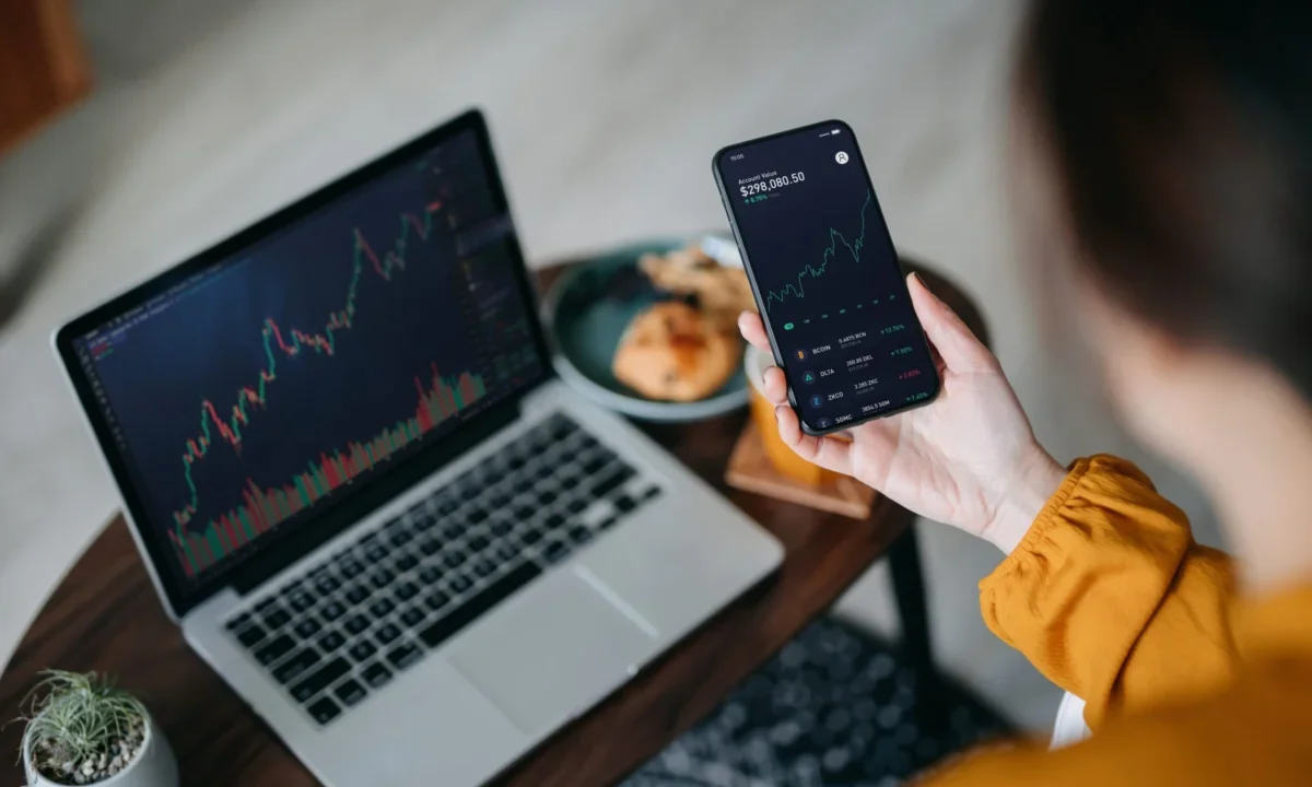 Bitcoin is having a great month—but Solana is doing even better as coin soars above $100 | Fortune