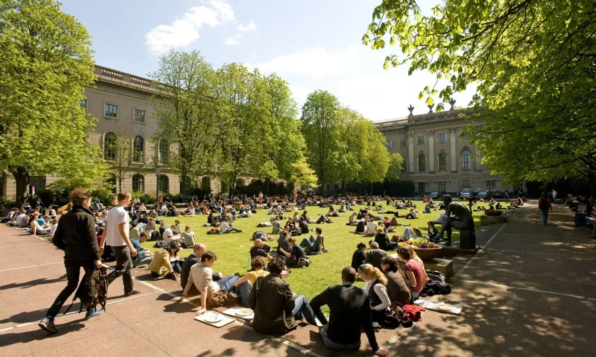 Extra credit: How to pay college tuition with a credit card
