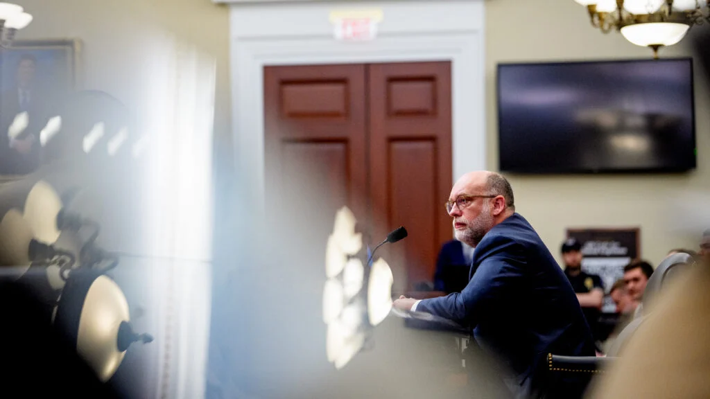 White House Plan to Politicize NIH Grants Stalls Amid Bipartisan Backlash